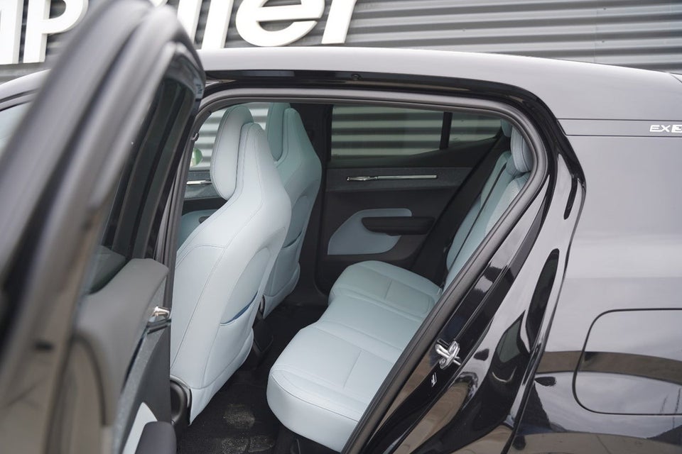 Volvo EX30 Extended Range Ultra 5d