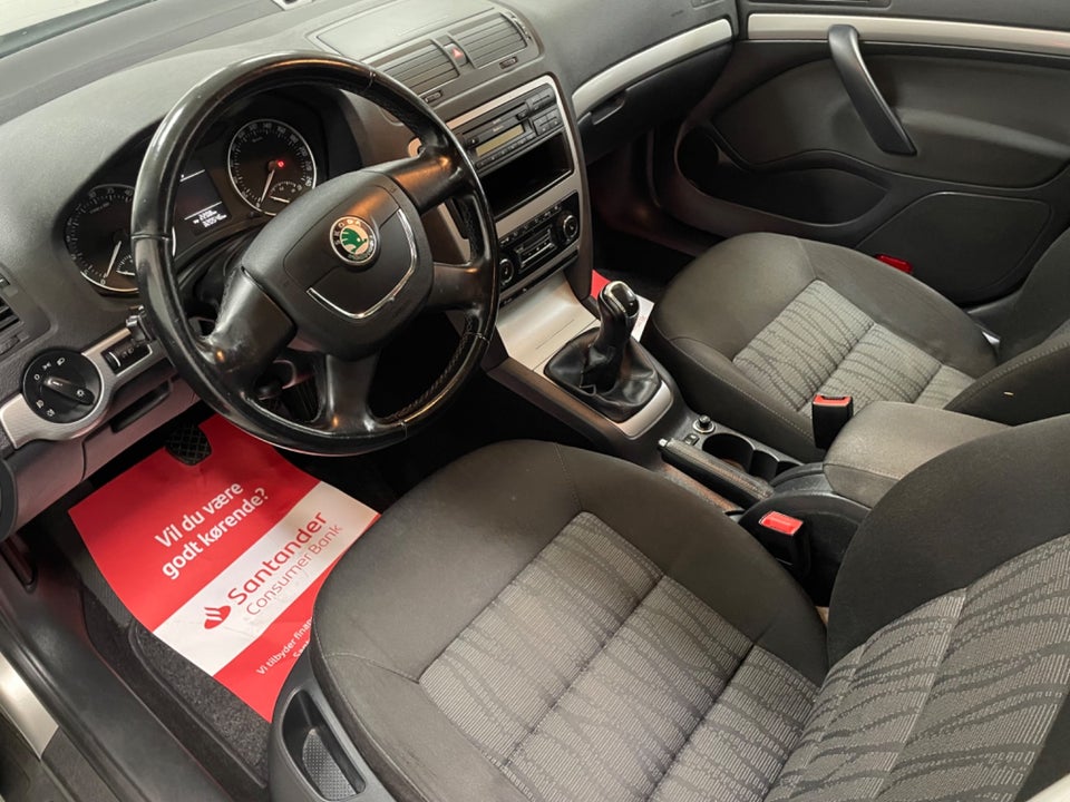 Skoda Octavia 1,6 TDi 105 Ambiente 5d