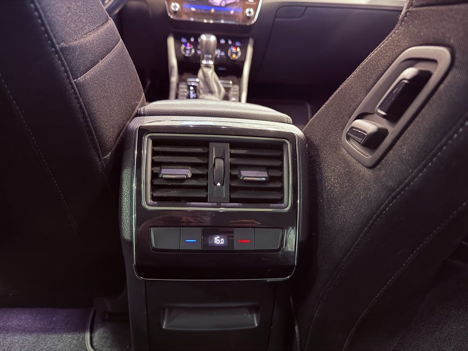 Skoda Superb 2,0 TDi 150 Style Combi 5d