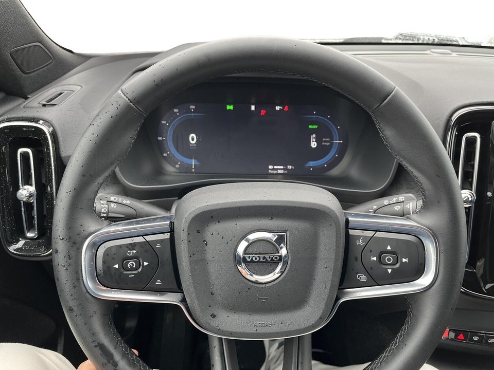 Volvo EX40 Extended Range Plus 5d