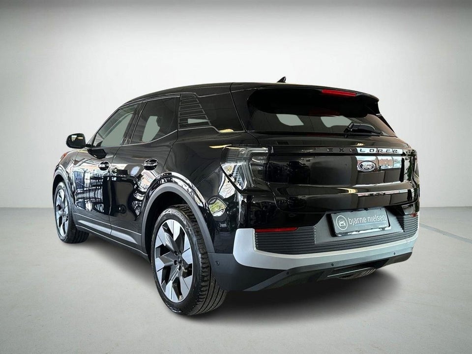 Ford Explorer 82 Premium Extended Range 5d