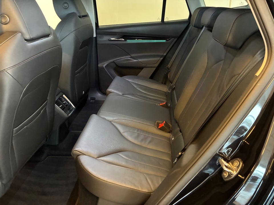 Skoda Enyaq 80 iV Suite 5d