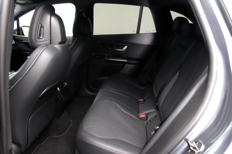 Mercedes EQE300 SUV Electric Art 5d