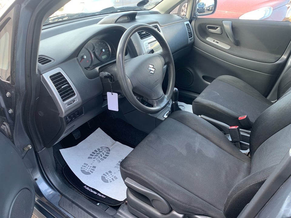 Suzuki Liana 1,6  5d