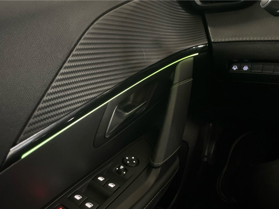 Peugeot e-208 50 GT 5d