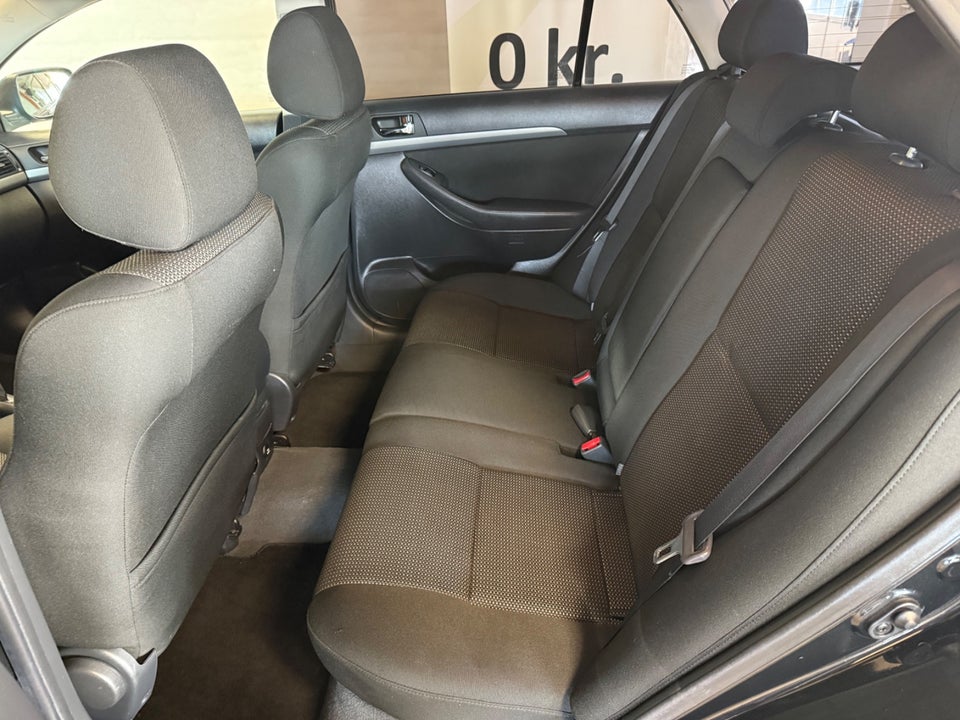 Toyota Avensis 1,8 VVT-i Sol stc. 5d