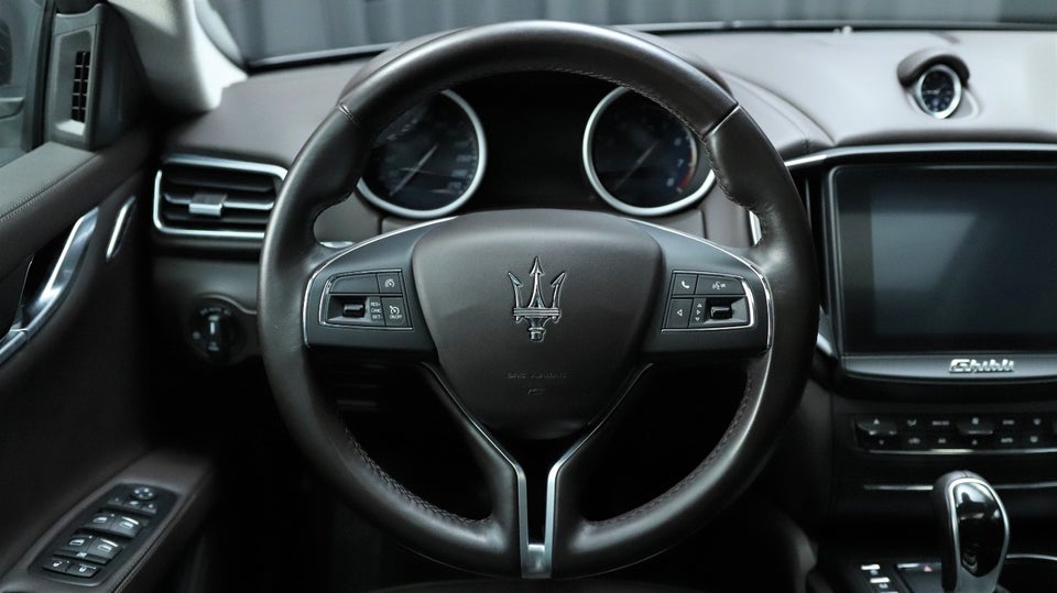 Maserati Ghibli 3,0 GranLusso aut. 4d