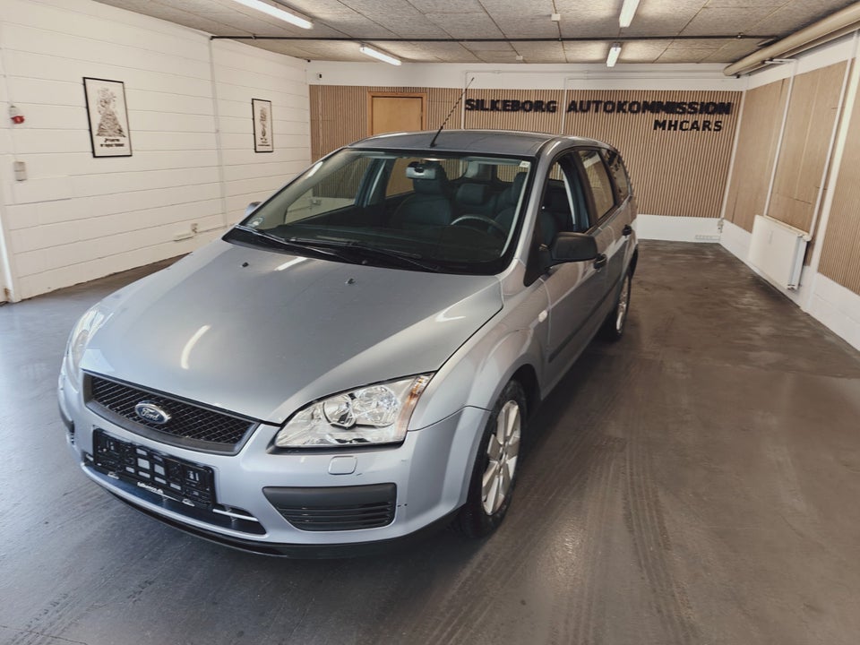 Ford Focus 1,6 Trend stc. 5d