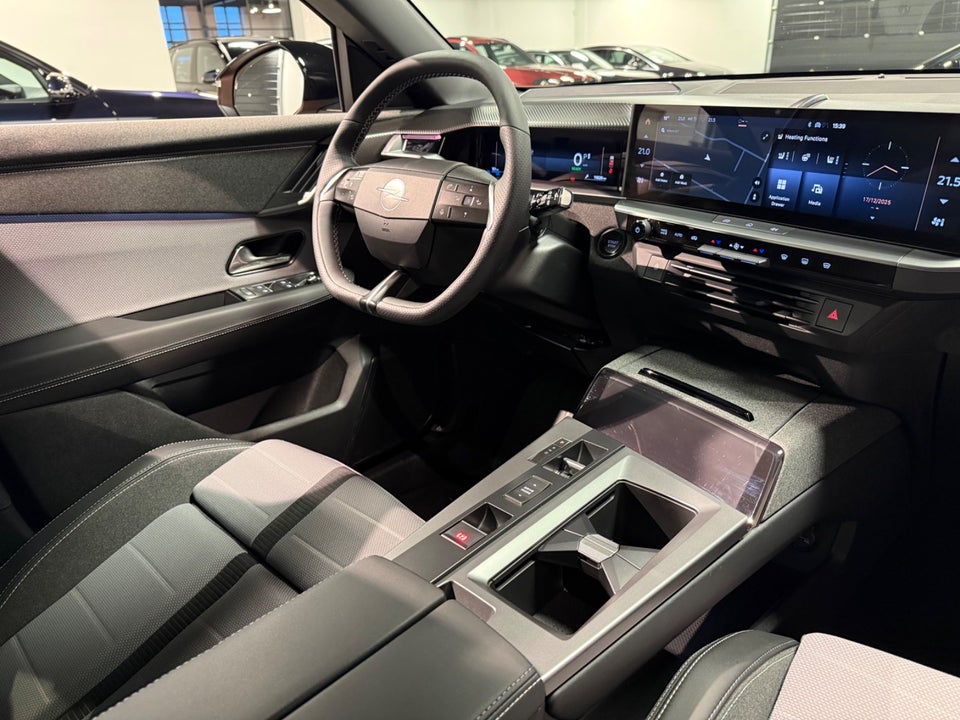 Opel Grandland-e 73 GS Sky 5d