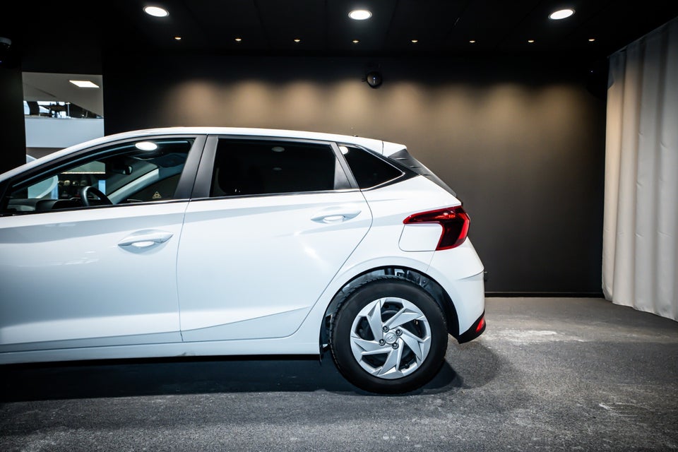 Hyundai i20 1,0 T-GDi Essential DCT 5d