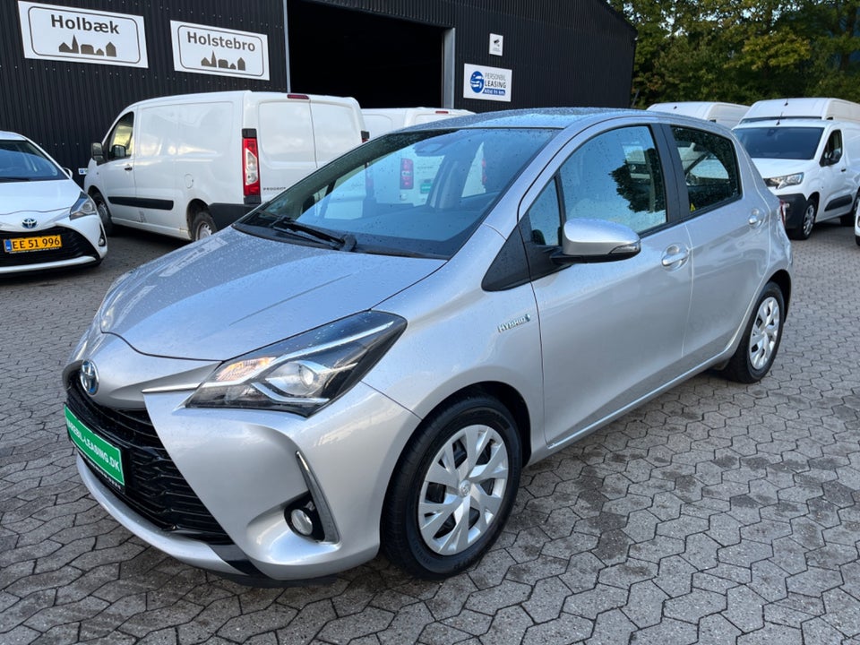 Toyota Yaris 1,5 Hybrid H1 e-CVT Van 5d