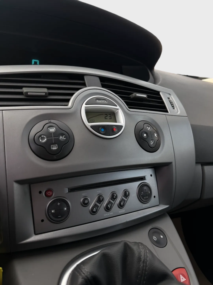 Renault Grand Scenic II 2,0 Dynamique 5d