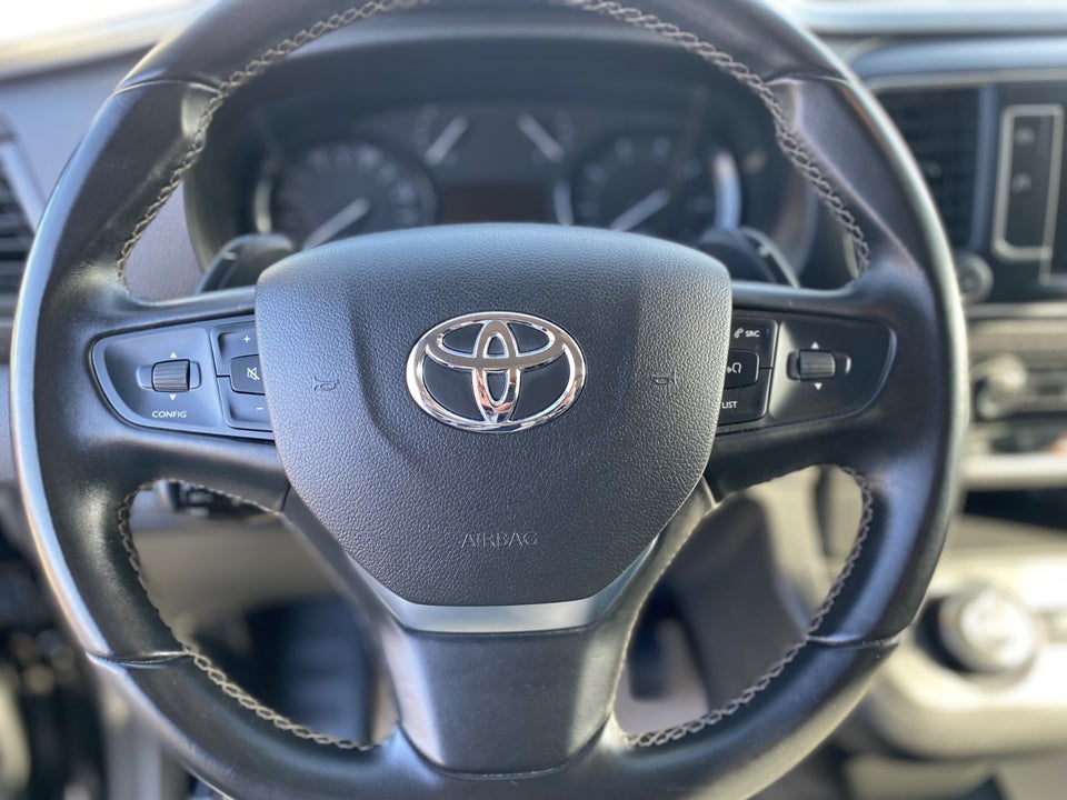 Toyota ProAce 2,0 D 144 Medium Master aut. 4d