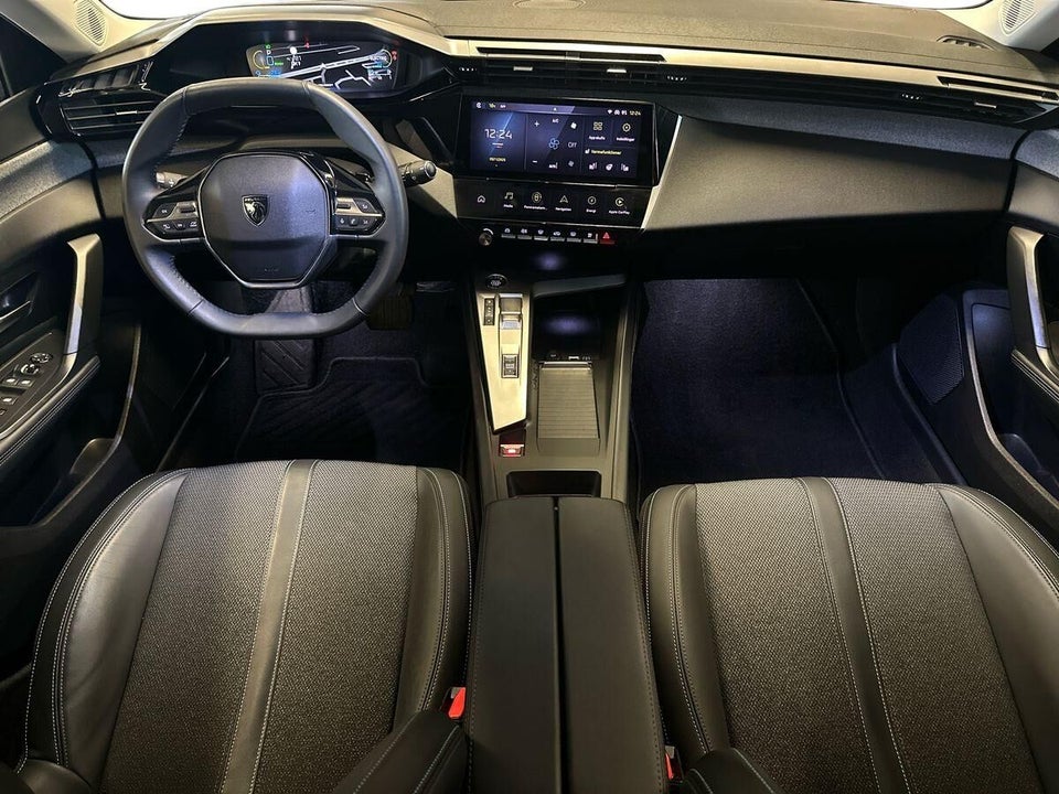 Peugeot 308 1,6 Hybrid First Selection+ EAT8 5d