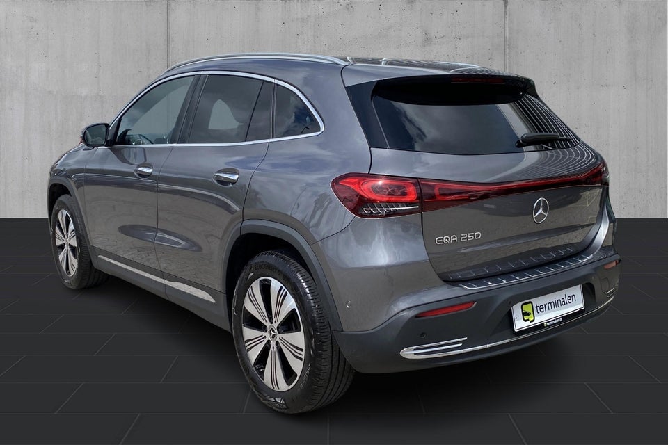 Mercedes EQA250 5d