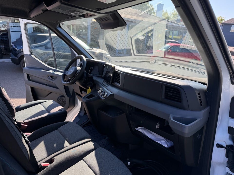 Nissan Interstar 87 L3H2 N-Connecta Van