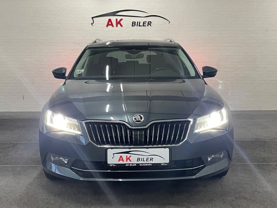 Skoda Superb 2,0 TDi 190 Style Combi DSG 4x4 5d