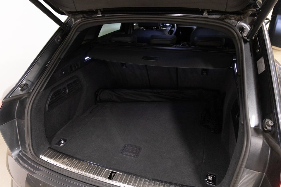 Audi e-tron 55 S-line quattro 5d