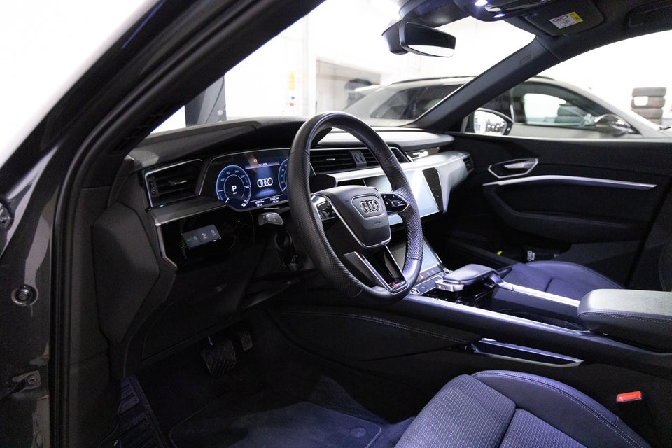 Audi e-tron 55 S-line quattro 5d