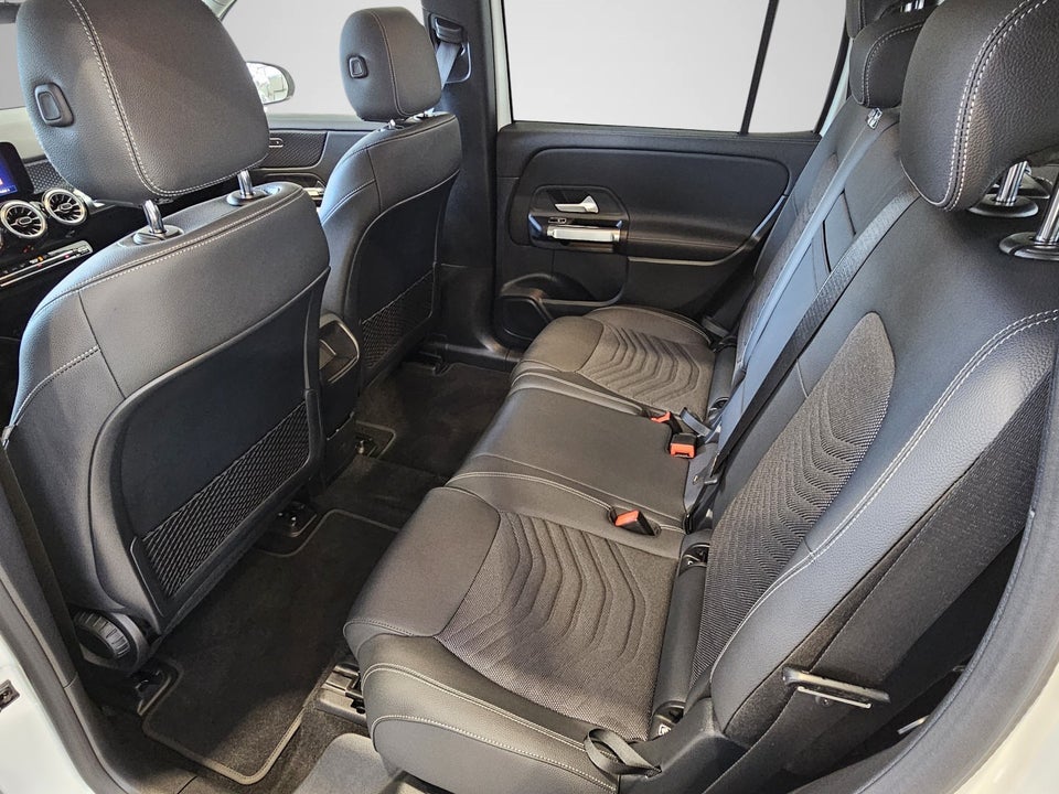 Mercedes EQB300 Progressive Advance 4Matic 5d