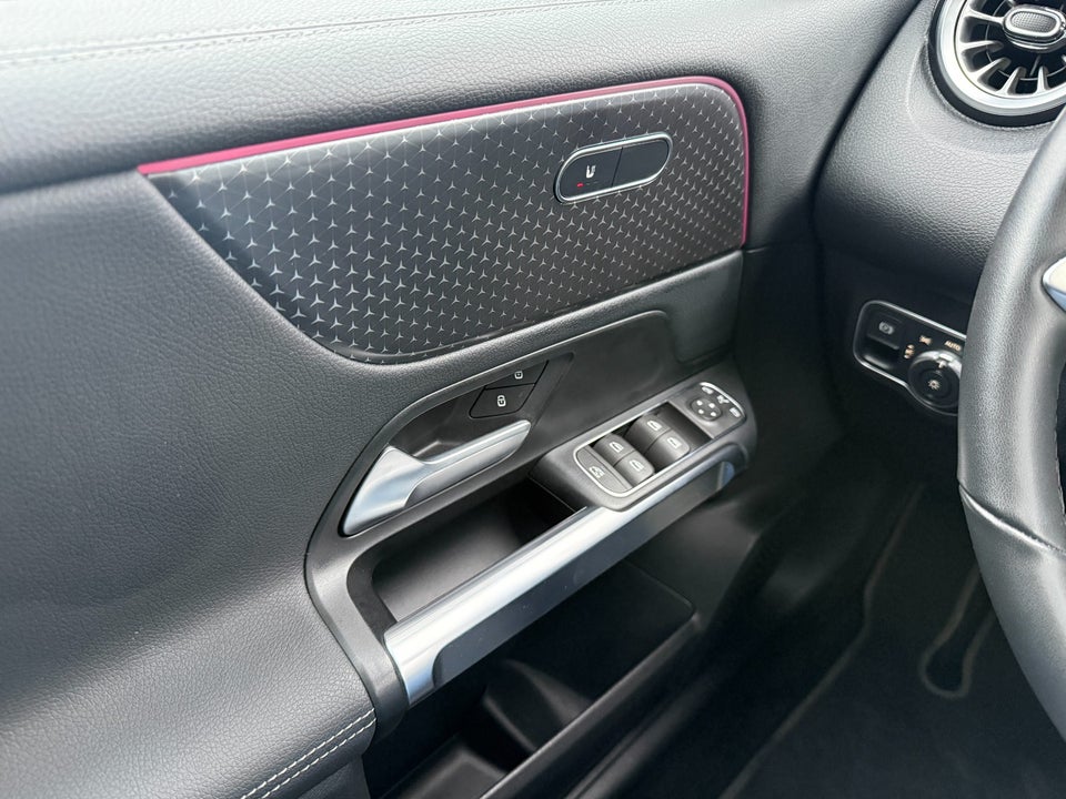 Mercedes EQB300 Progressive 4Matic 7prs 5d