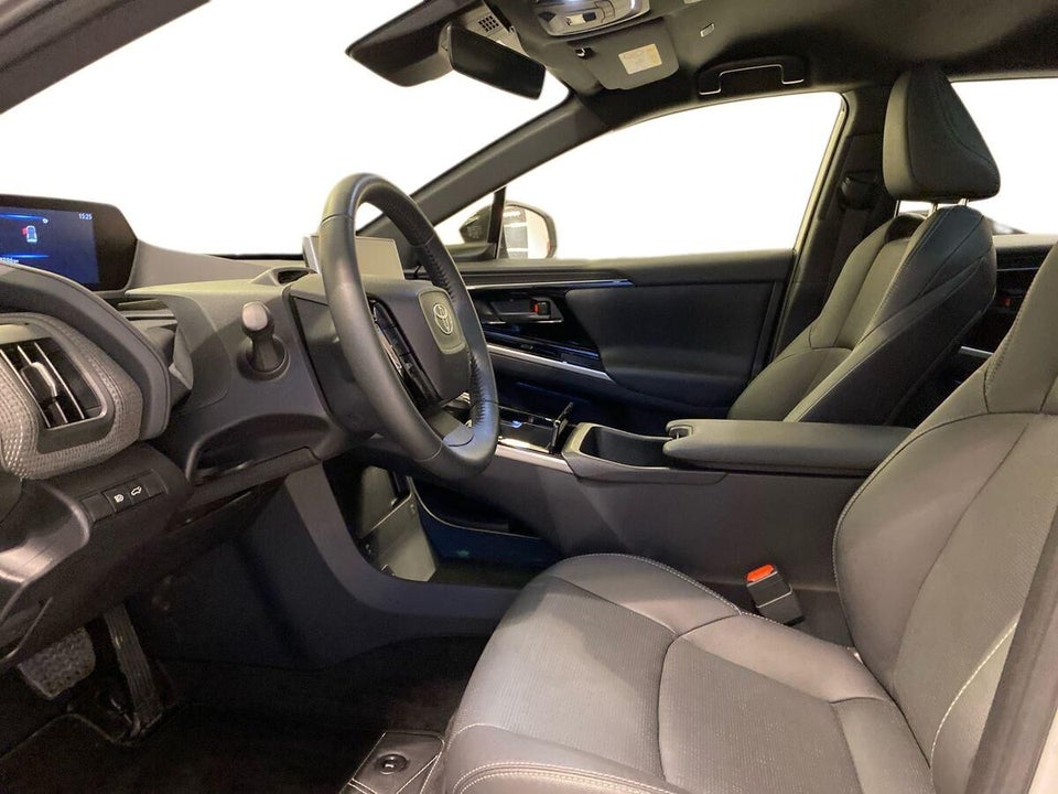 Toyota bZ4X Executive 5d