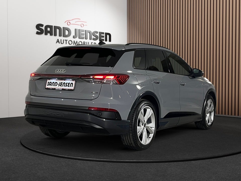 Audi Q4 e-tron 45 S-line quattro 5d