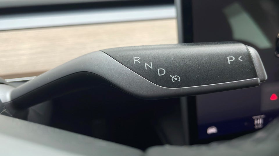 Tesla Model 3 Long Range AWD 4d