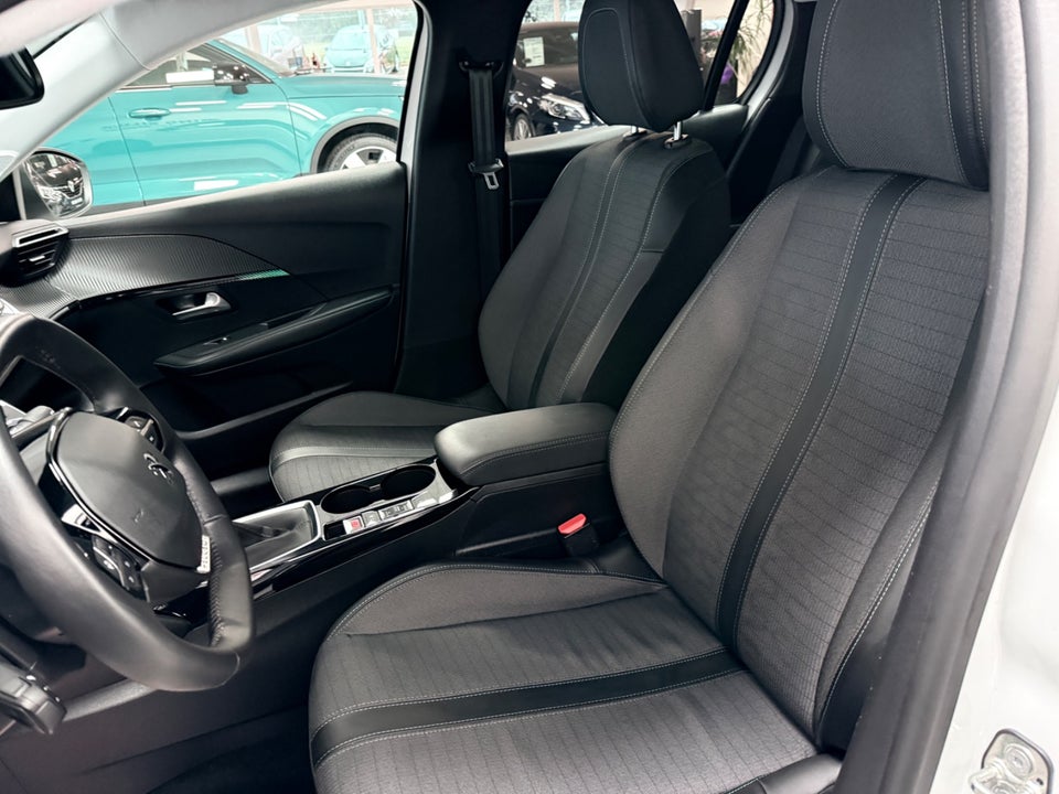 Peugeot 208 1,2 PureTech 100 Allure 5d