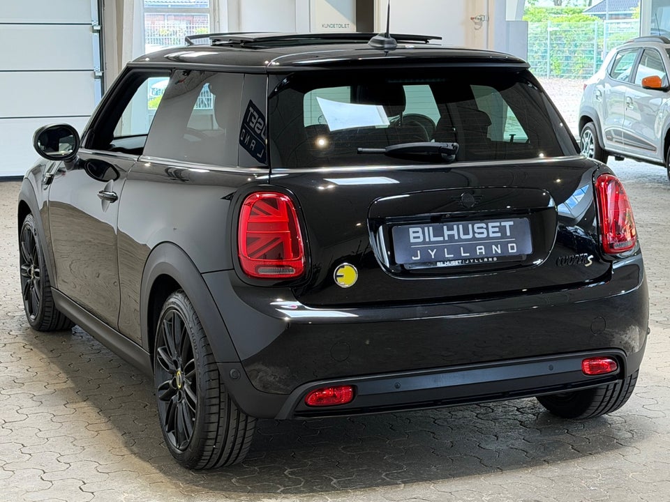 MINI Cooper SE Classic Trim 3d