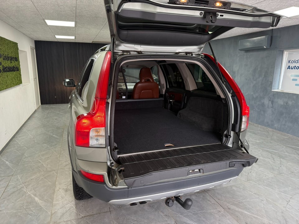 Volvo XC90 2,4 D5 185 Summum aut. AWD Van 5d
