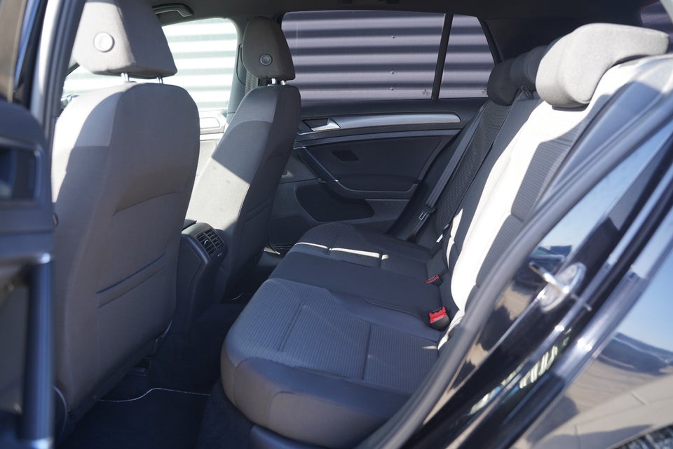 VW Golf VII 1,5 TSi 130 Comfortline DSG 5d