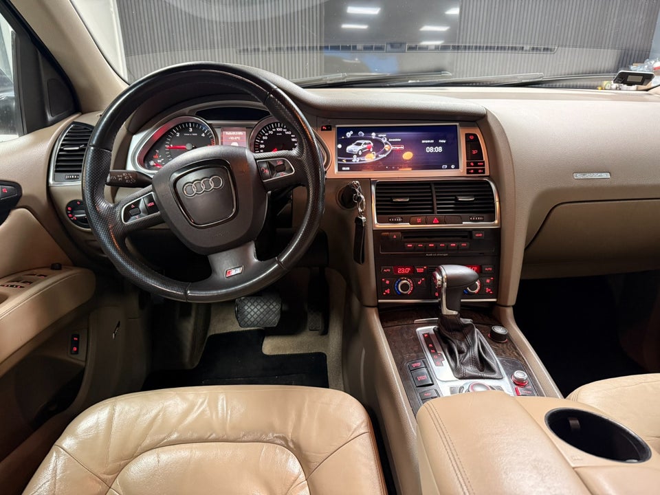 Audi Q7 3,0 TDi quattro Tiptr. 7prs 5d