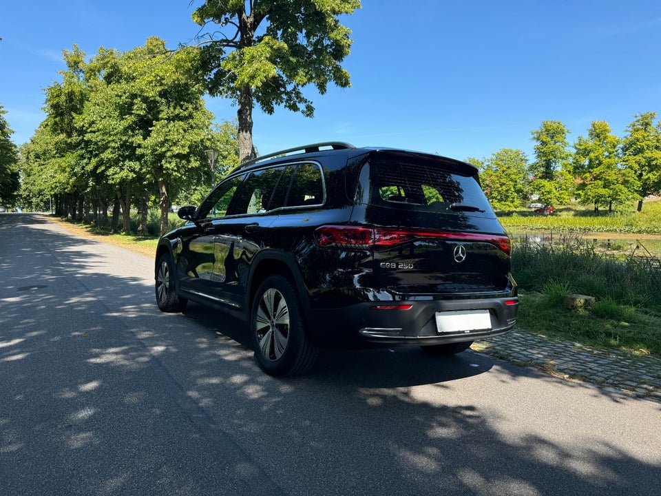 Mercedes EQB250 Progressive 5d