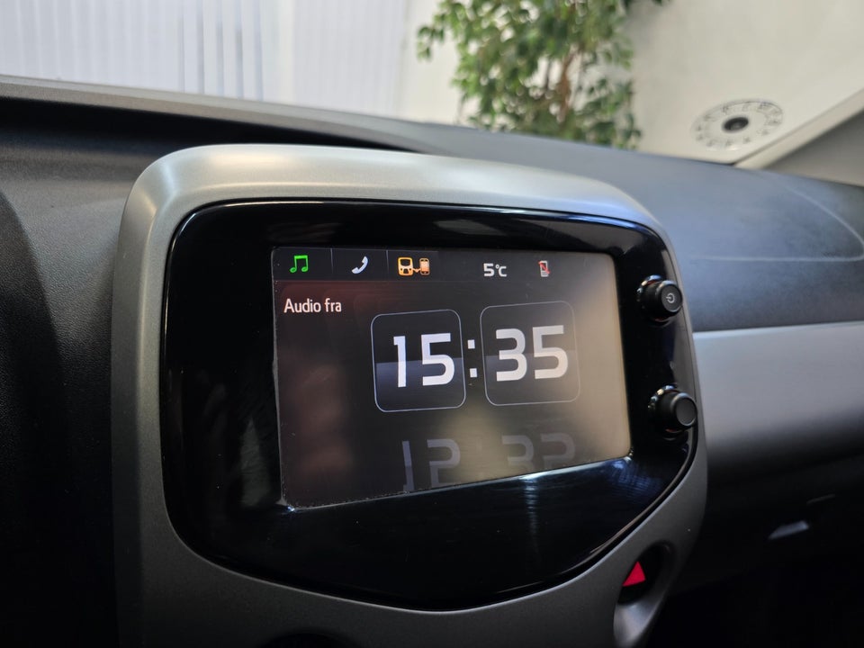 Citroën C1 1,2 PureTech Iconic 5d