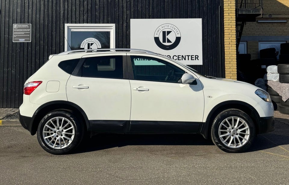 Nissan Qashqai 2,0 Acenta CVT 5d