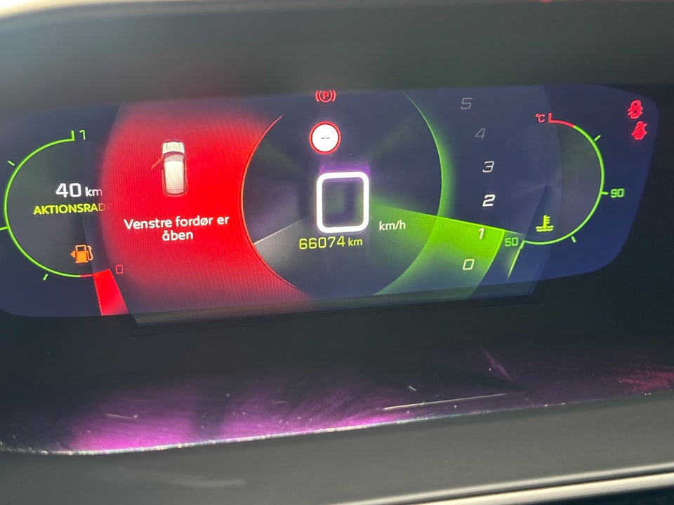 Peugeot 208 1,2 PureTech 100 Allure Sky 5d