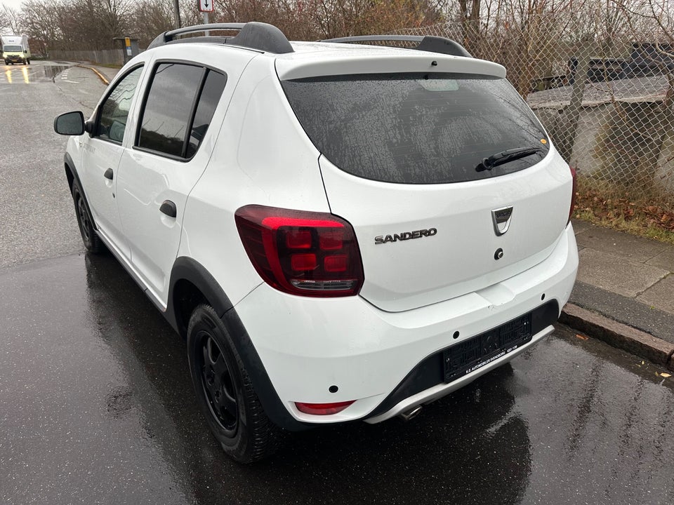 Dacia Sandero 0,9 TCe 90 Ambiance Easy-R 5d