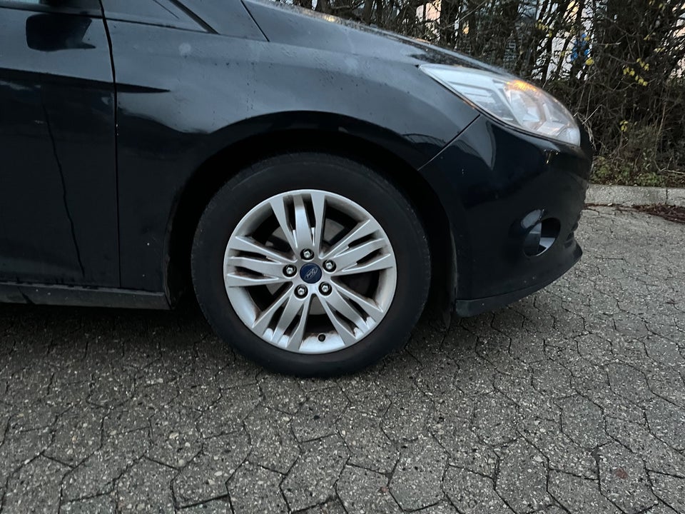 Ford Focus 1,6 Ti-VCT 125 Titanium aut. 5d