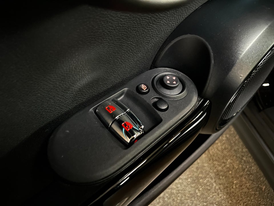 MINI Cooper SE Maximise 3d