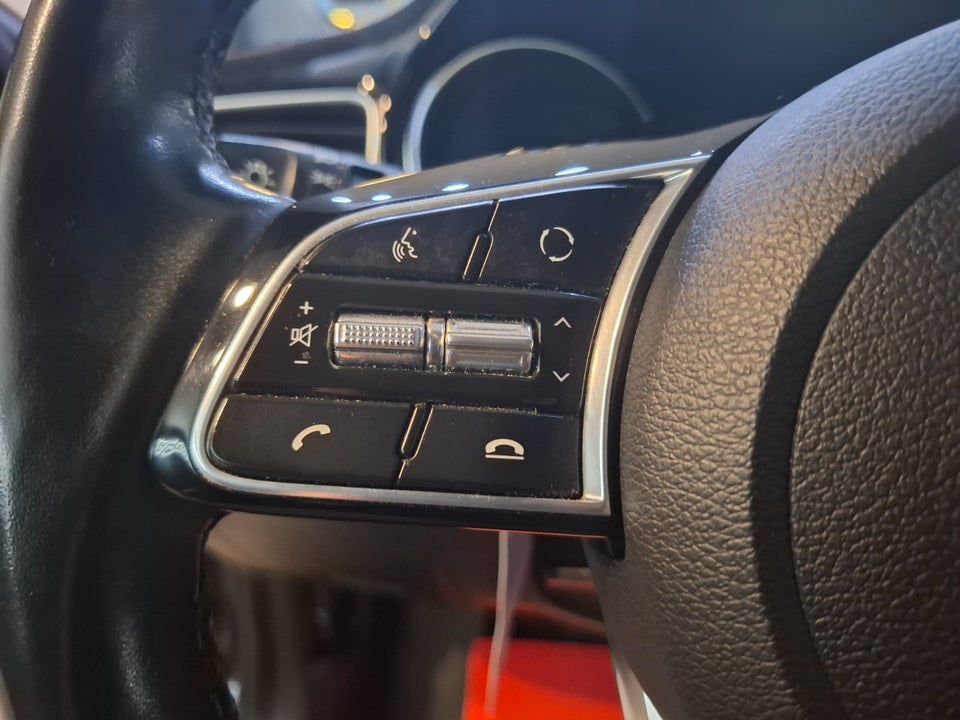 Kia Ceed 1,6 PHEV Prestige SW DCT 5d