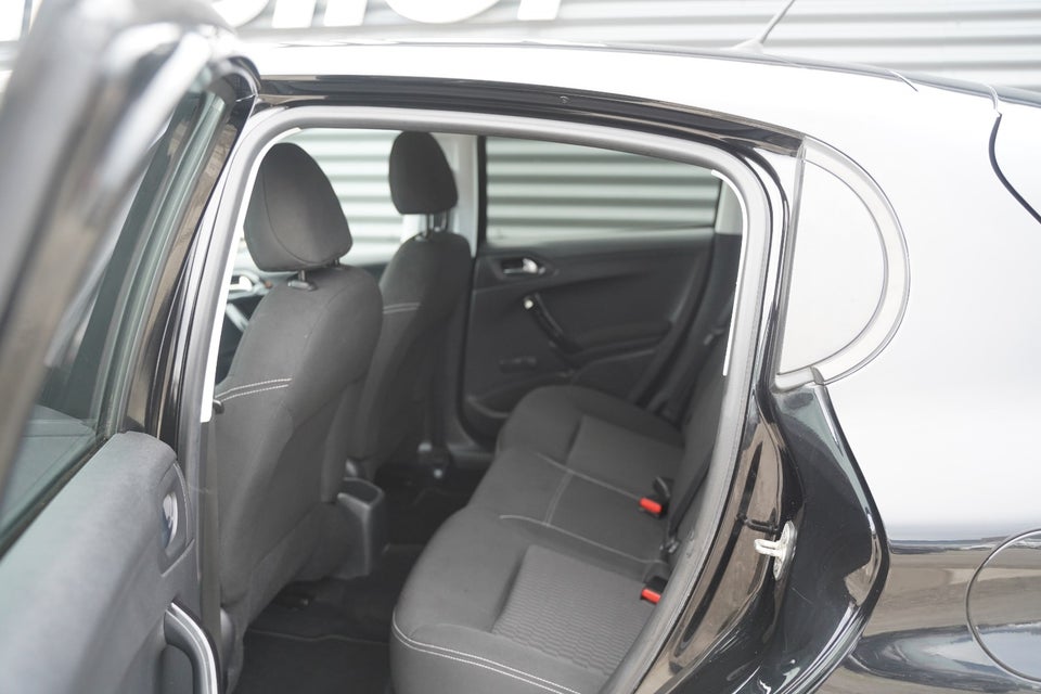 Peugeot 208 1,6 BlueHDi 100 Envy 5d