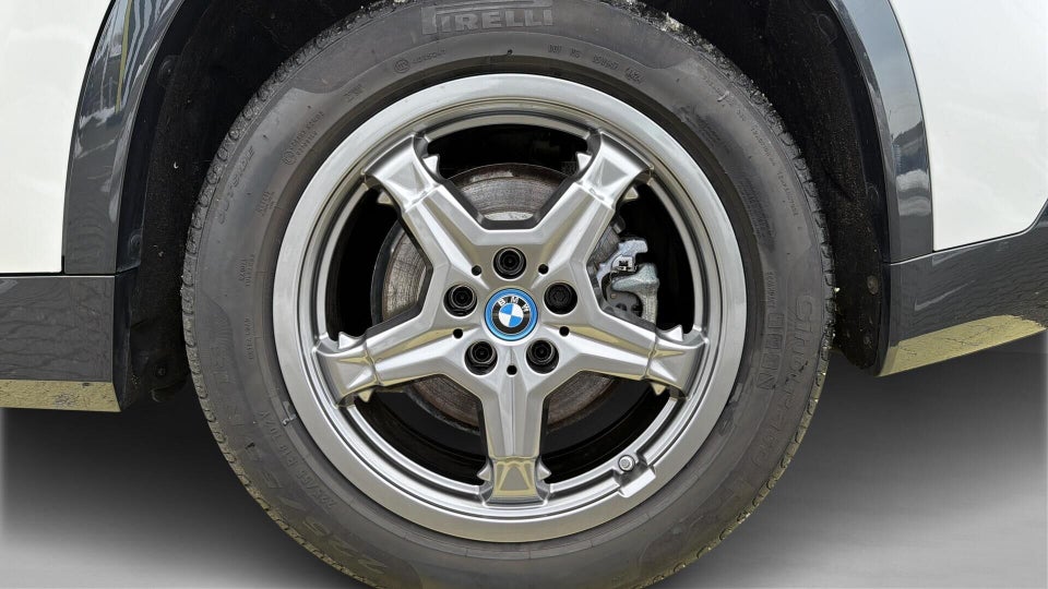 BMW iX1 xDrive30 X-Line 5d