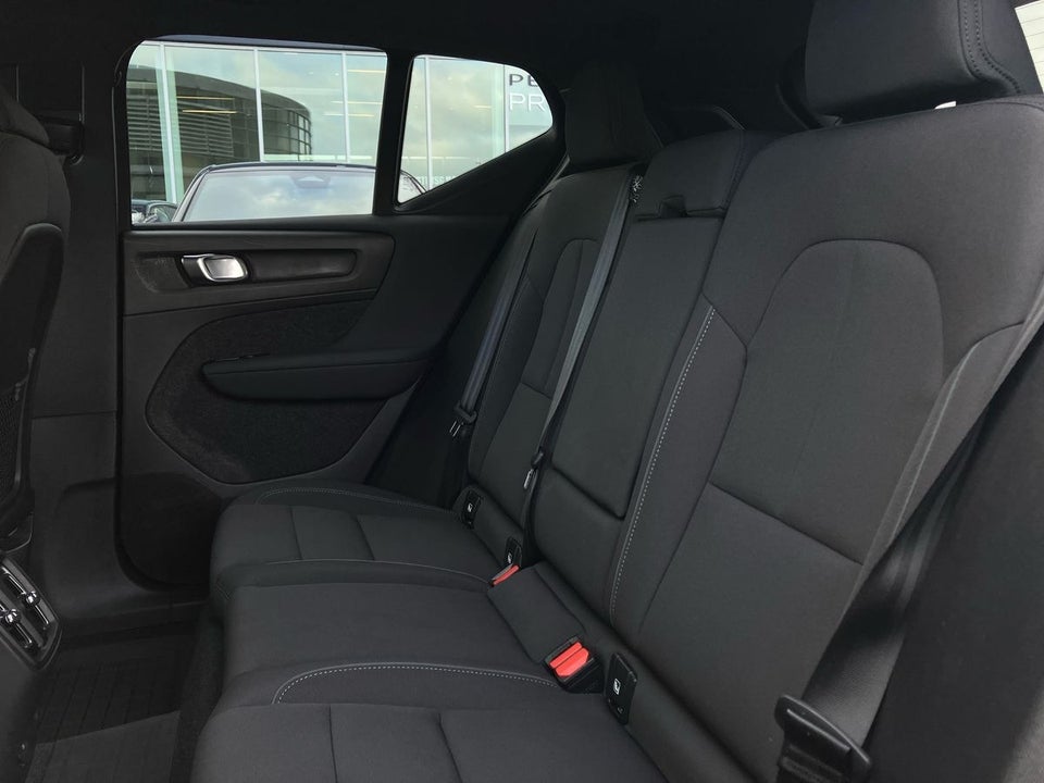 Volvo EX40 Extended Range Plus 5d