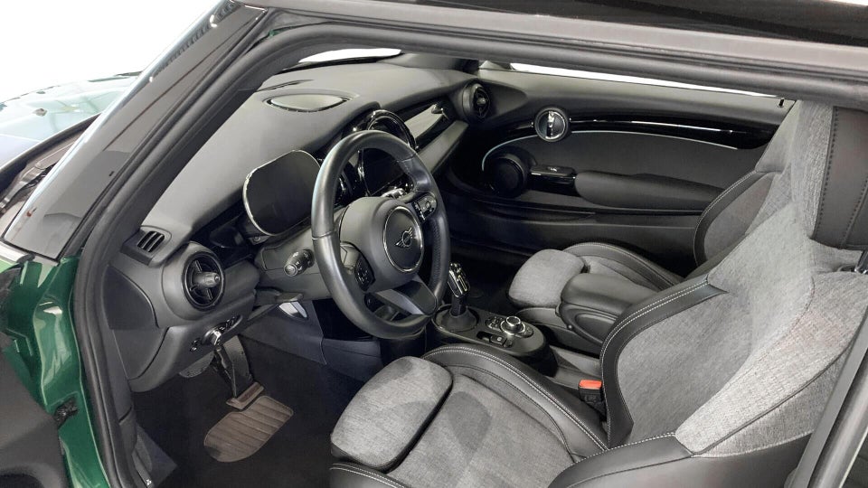 MINI Cooper SE Classic Trim 3d