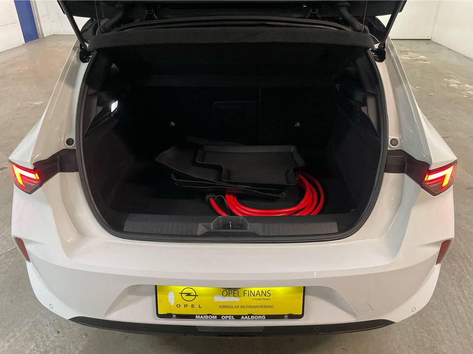 Opel Astra-e 54 Ultimate 5d