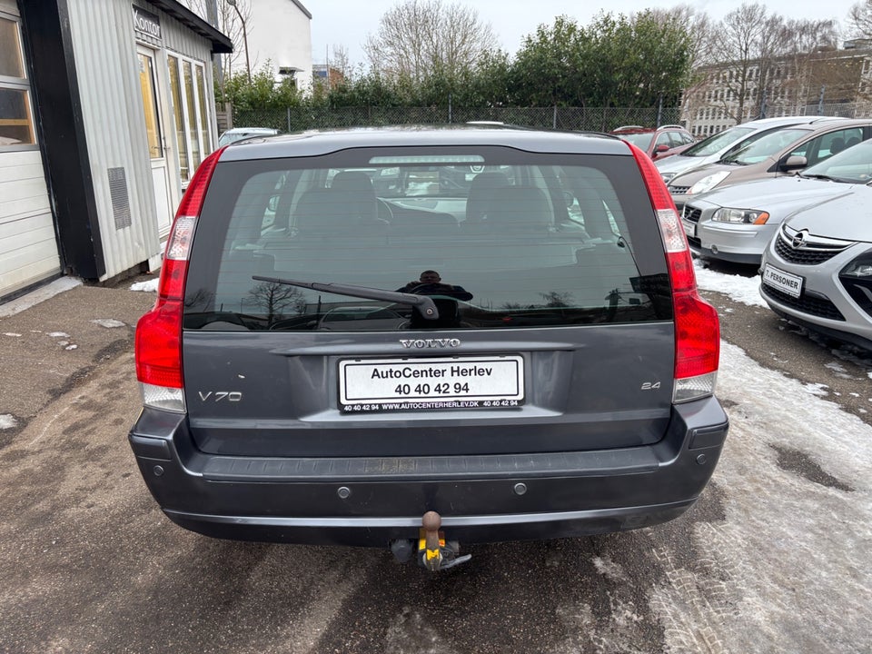 Volvo V70 2,4 140 Momentum 5d