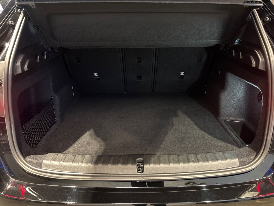 BMW iX1 eDrive20 X-Line 5d