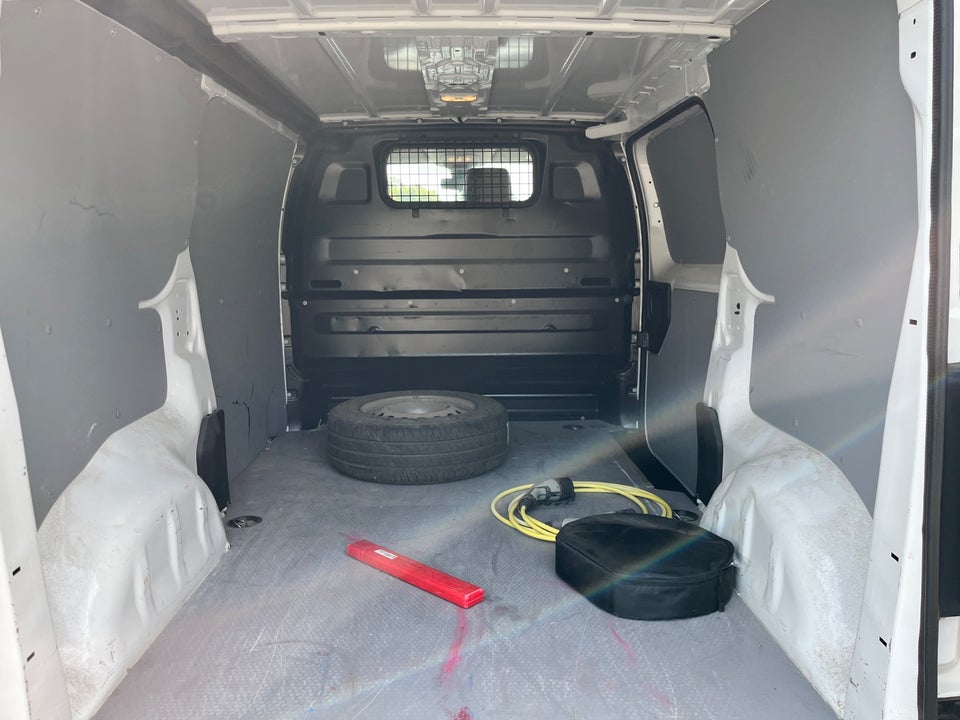 Peugeot e-Expert 50 L2 Plus Van