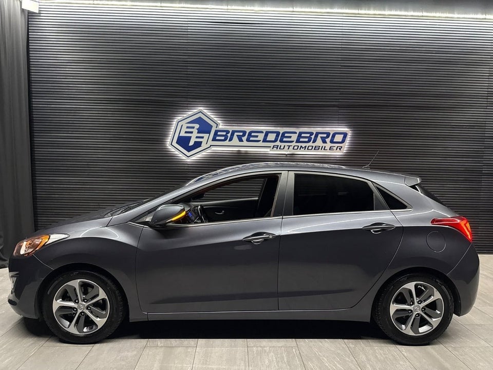 Hyundai i30 1,6 CRDi 110 EM-Edition 5d